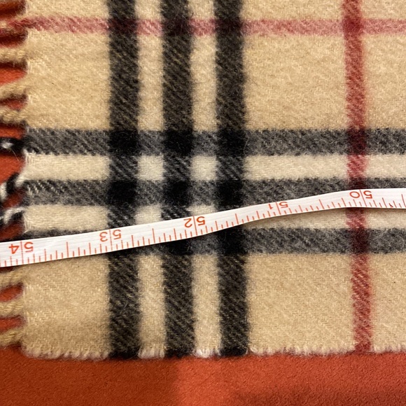 BURBERRY London 💯 % cashmere scarf - Picture 7 of 7